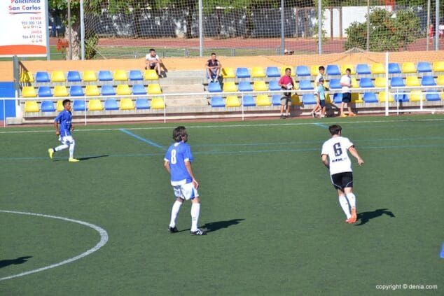 Juan Carlos Signes marcando a David Albelda