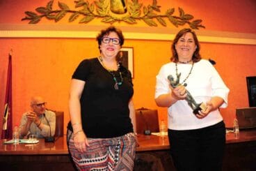 Pepa Sivera entregando el premio EPA 2015