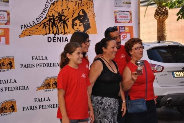 Un centenar de personas participan en el II Concurso de Paellas de París Pedrera 5 Premios al concurso de paellas de París Pedrera
