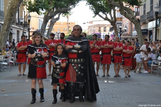 01 Fiestas de Dénia Entraeta de moros y cristianos Capitán cristiano1