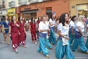 Festeras de camino al pregón