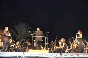 La banda interpreta Hannibal