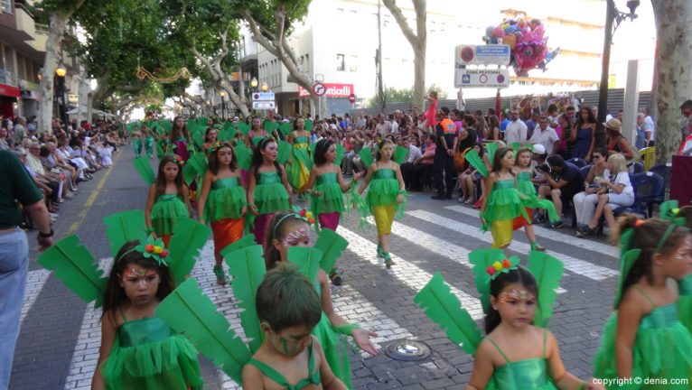 Carrozas Dénia 2015 - Comparsa infantil Baix la Mar