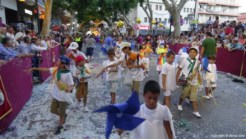 Carrozas Dénia 2015 - Comparsa infantil Falla Saladar