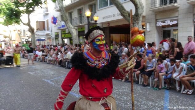 11 Carrozas Dénia 2015 Comparsa Baix la Mar