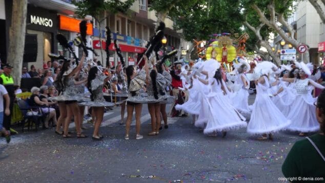 14 Carrozas Dénia 2015 Comparsa Baix la Mar