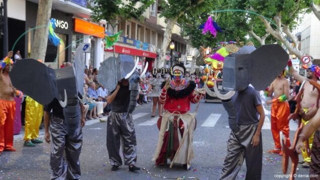 15 Carrozas Dénia 2015 Comparsa Baix la Mar