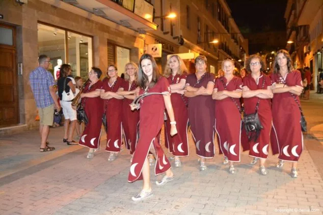 15 Retreta final Moros y Cristianos Dénia 2014 Filà Alkamar