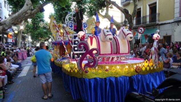 27 Carrozas Dénia 2015 Carroza infantil Oeste