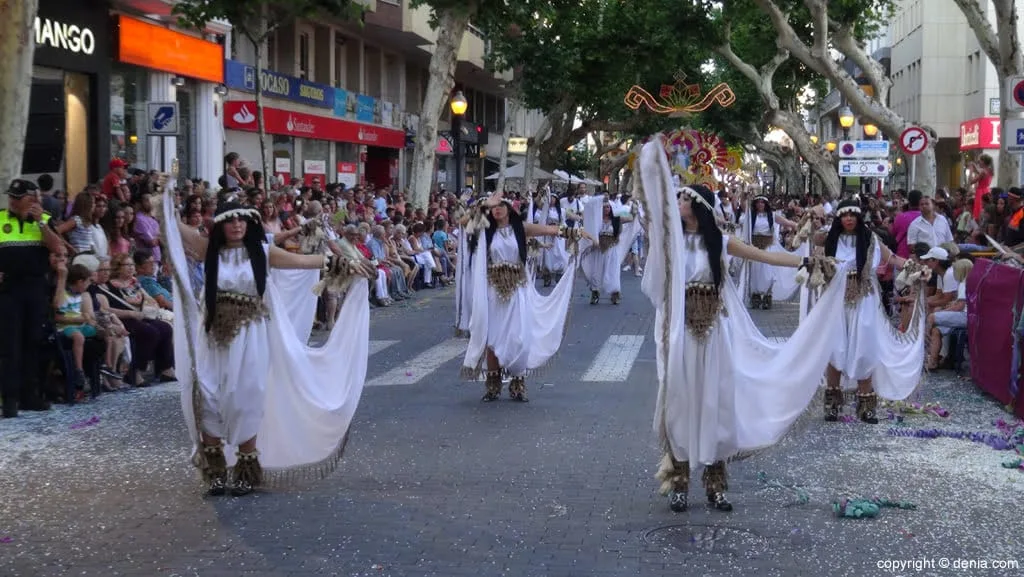 Carrozas Dénia 2015 - Comparsa Darrere del Castell