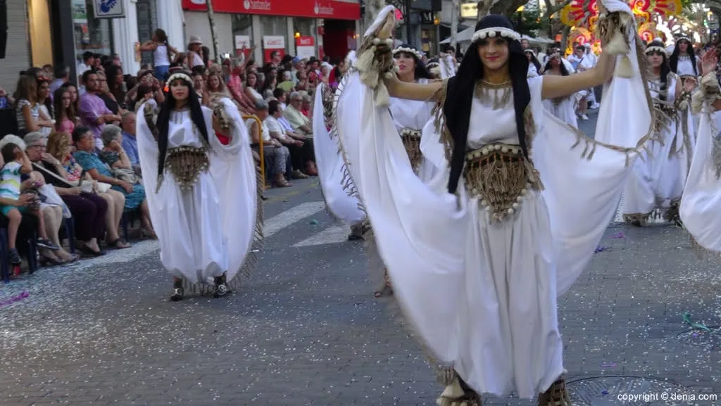 Carrozas Dénia 2015 - Comparsa Darrere del Castell