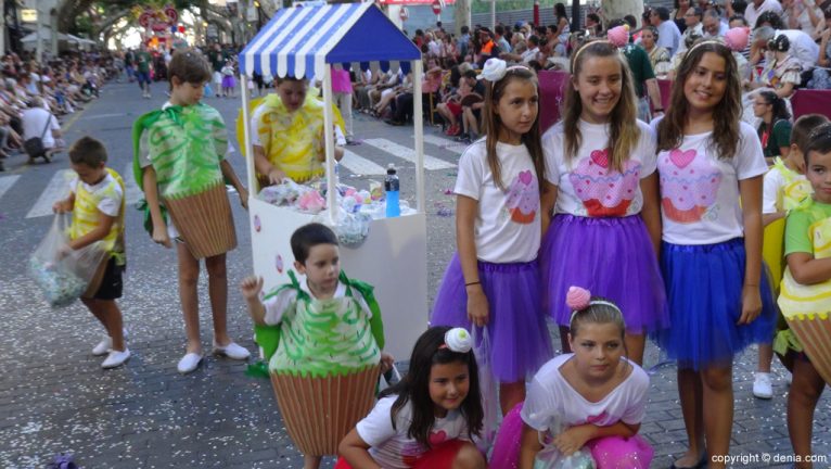 Carrozas Dénia 2015 - Comparsa infantil Les Roques