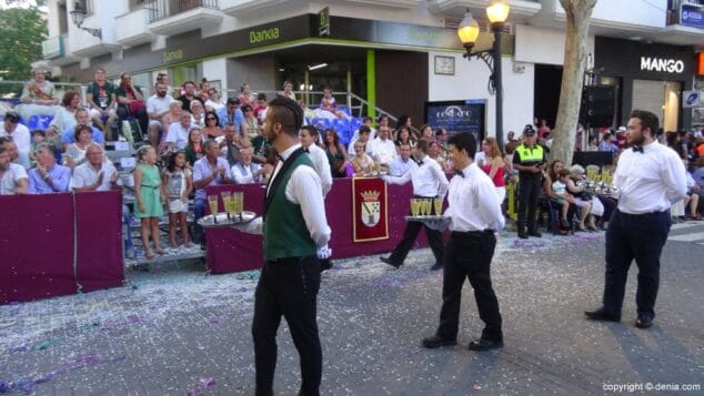 58 Carrozas Dénia 2015 Comparsa Les Roques