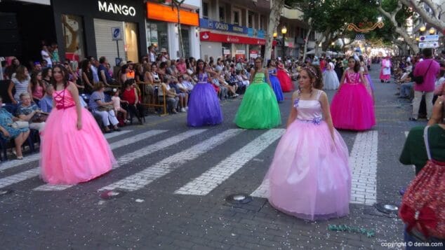 59 Carrozas Dénia 2015 Comparsa Les Roques