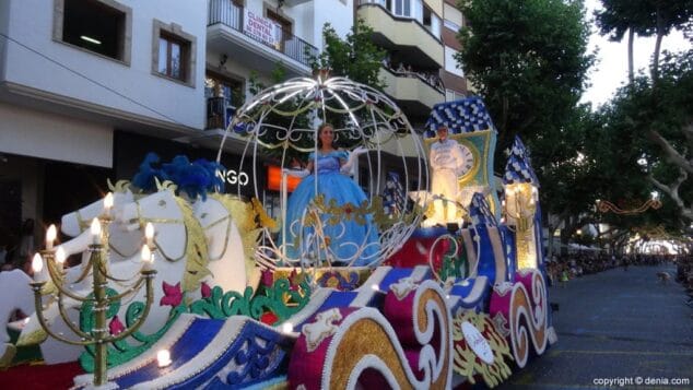 62 Carrozas Dénia 2015 Carroza Les Roques