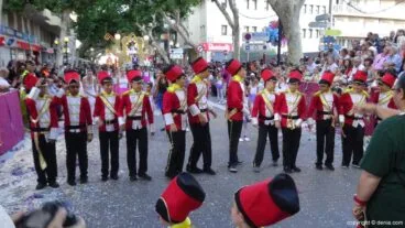 Carrozas Dénia 2015 – Comparsa infantil París Pedrera