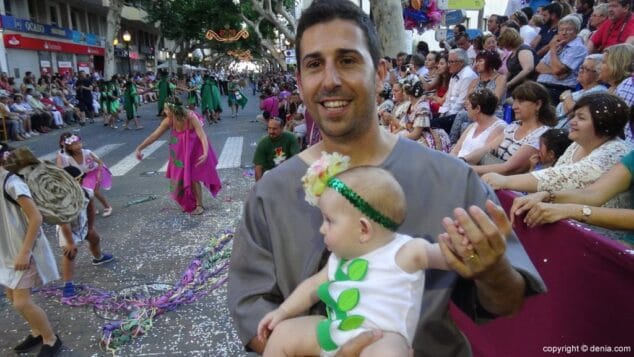 91 Carrozas Dénia 2015 Comparsa infantil Falla Centro