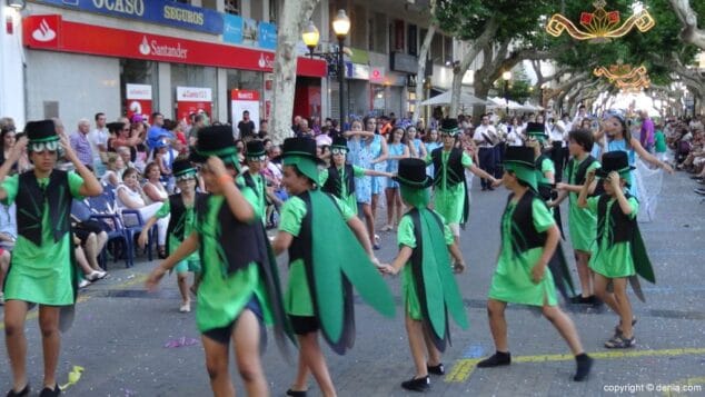 92 Carrozas Dénia 2015 Comparsa infantil Falla Centro