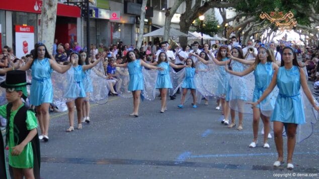 93 Carrozas Dénia 2015 Comparsa infantil Falla Centro