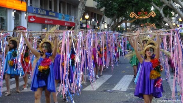 95 Carrozas Dénia 2015 Comparsa infantil Falla Centro