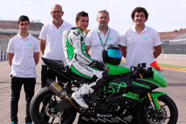 Alex Sirerol con miembros del MSTeam European Superstock600