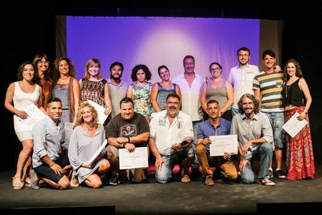 Alumnos de la ETC reciben diplomas