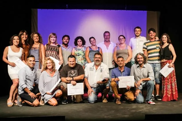 Alumnos de la ETC reciben diplomas