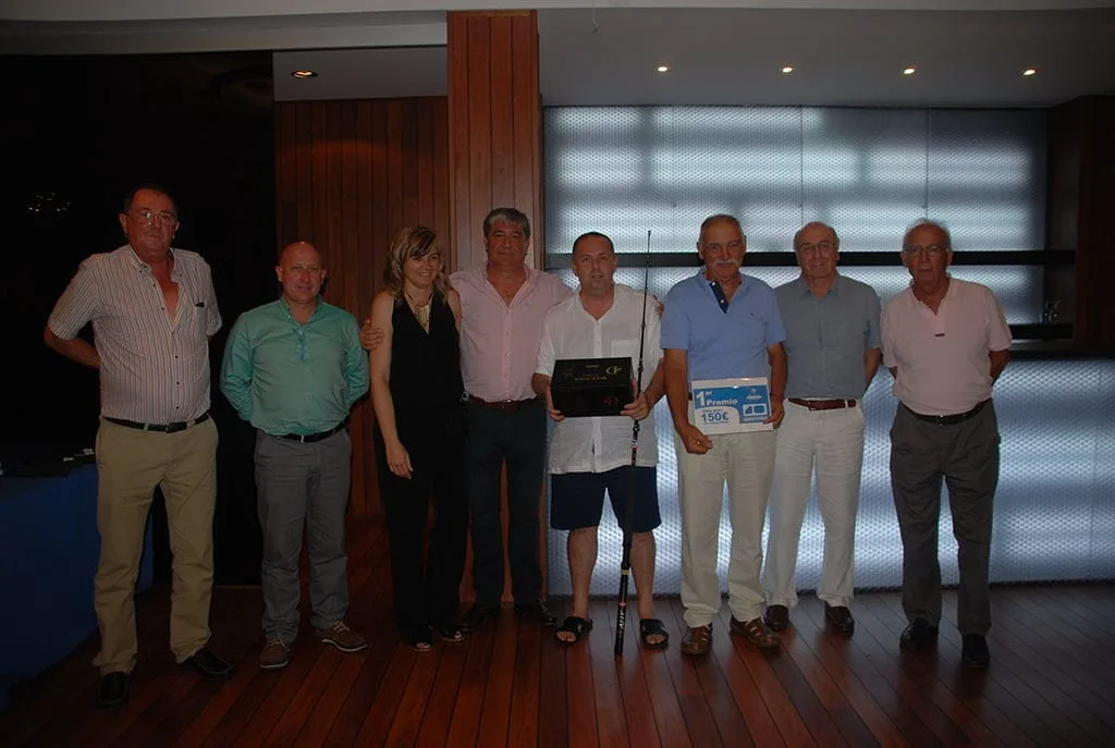 El barco “Tonet” vencedor del concurso de pesca “Ciutat de Dénia” 1 Antonio Sarch patrón de Tonet vencedor del concurso de pesca