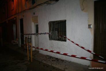 Arde el tejado de una vivienda en Les Roques