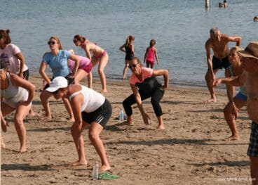 Deportistas en las playas de Dénia