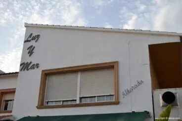 Fachada del restaurante Luz y Mar
