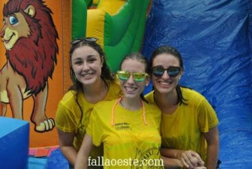 Falleras en el Oestefest