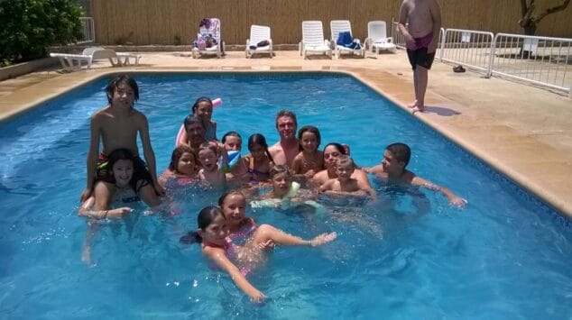 Fiesta en la piscina Falla Campaments