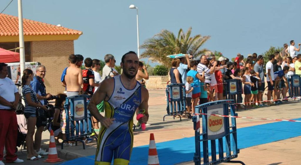 David Ribes y Gonzalo Durá fueron los mejores dianenses en el 'III Triatlón de Sagunto' 2 Gonzalo Durá en el último segmento