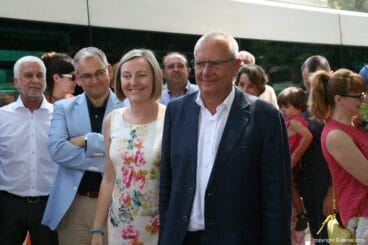 La consellera se hace fotos con los alcaldes