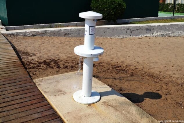 Lavapiés en la playa Les Bovetes