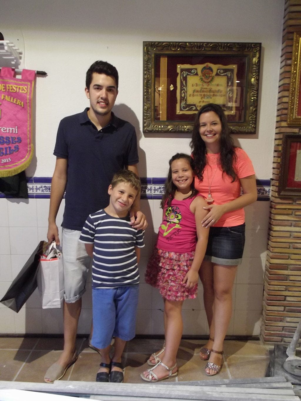 Los cargos sorprenden a su pesidente en su cumple