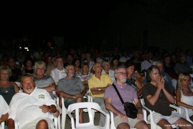 Más de cien personas vieron este concierto 2