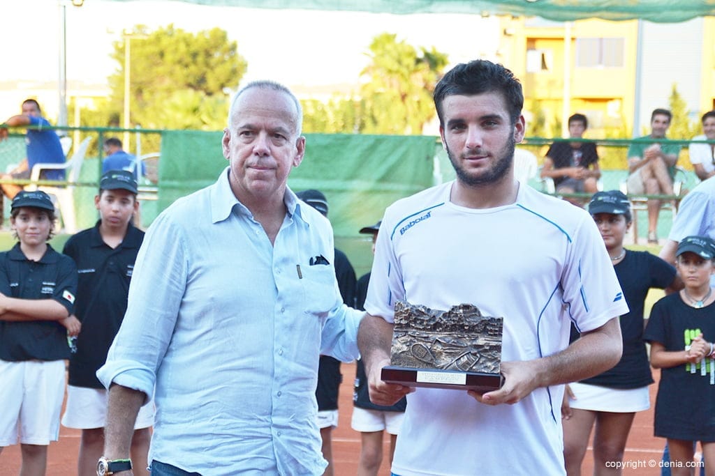 El catalán Oriol Roca se llevó el 'XXXVII Torneo Ciudad de Dénia' Circuito Orysol 1 Oriol Roca con Antonio Martínez Cascales