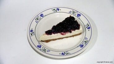 Tarta de queso con arándanos