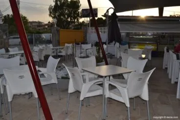 Una de las terrazas del restaurante Luz y Mar