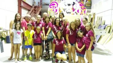 Visita a la carroza de la falla port rotes