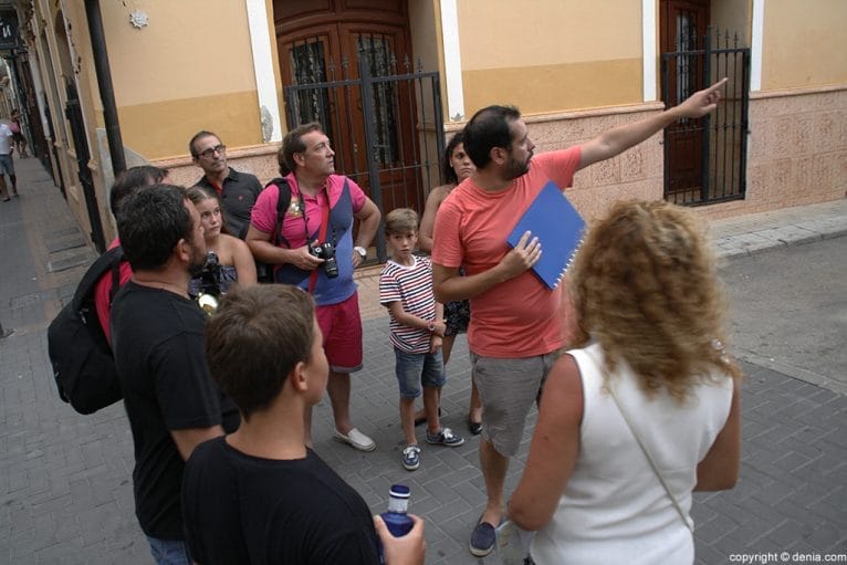 012 Sigue la ruta por las calles del casco antiguo