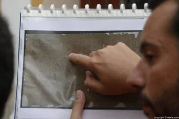014 El guía explica donde estaba cada cosa antiguamente