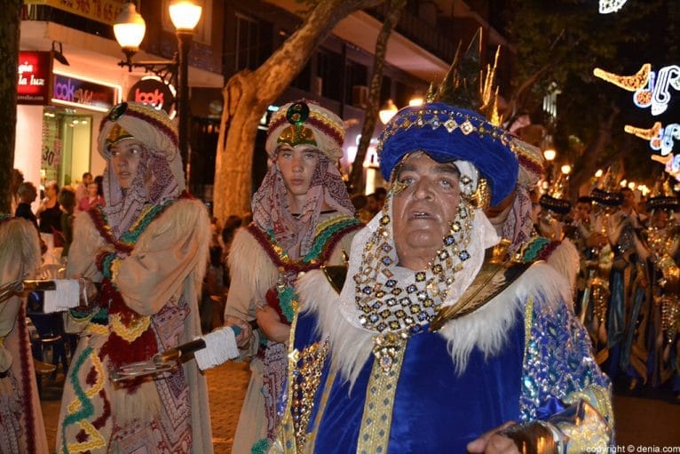 0149 Desfile de gala moros i cristians - Amiries