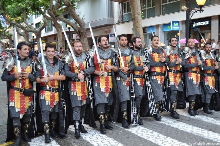 016 Desfile de gala moros i cristians - Cavallers Me'n Fot