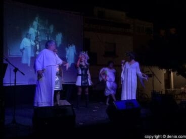 02 Actuación de teatro en la Flexió Verbal