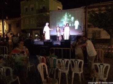 04 Actuación de teatro en la Flexió Verbal