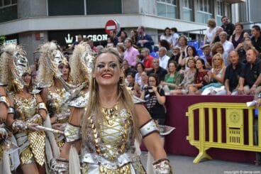 049 Desfile de gala moros i cristians – Almogavers