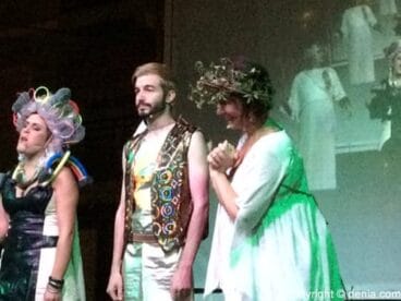 05 Actuación de teatro en la Flexió Verbal